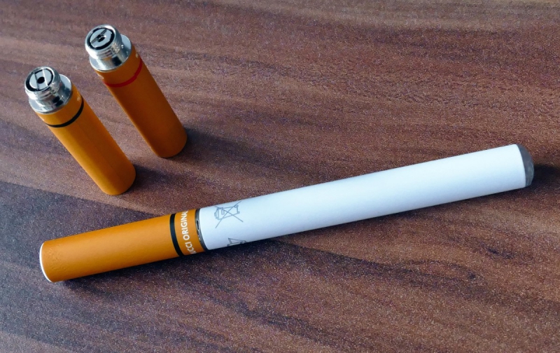 e-cigarette-CANTARON-min_electronic_cigarette_e_cigarette_nicotine_vapor_vaporizer_smoke_tobacco-663282